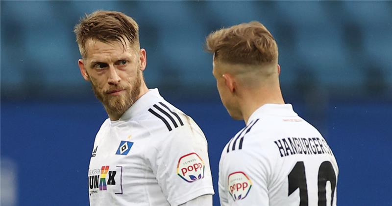 Ex-HSV-Kapitän Aaron Hunt (links) mit Sonny Kittel. Archivfoto: Christian Charisius/dpa