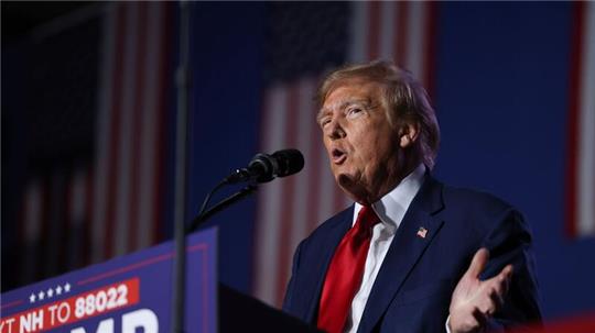 Ex-US-Präsident Donald Trump liegt in allen Umfragen der Republikaner klar vorne.