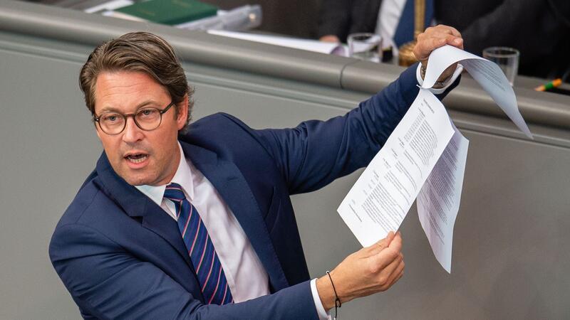 Pkw-Maut: Bund klagt nicht gegen Ex-Verkehrsminister Scheuer Ex-Verkehrsminister Andreas Scheuer stand wegen der gescheiterten Pkw-Maut in der Kritik.