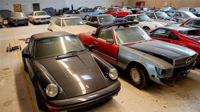 Klassische und exotische Autos versteigert Exotische Oldtimer wechselten bei der Auktion ihren Besitzer.