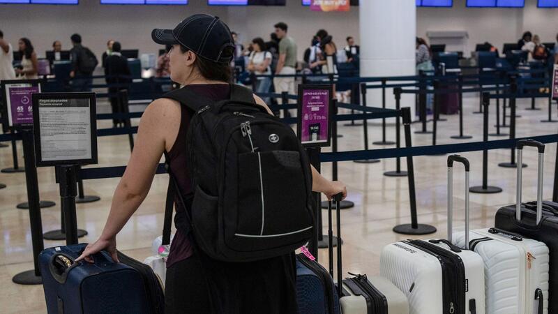 „Beryl“ kurz vor Mexiko - Rund 100 Flüge gestrichen Experten erwarten starke Winde und Regenfälle sowie gefährliche Sturmfluten. Das beeinflusst auch den Reiseverkehr in der beliebten Urlaubsregion.