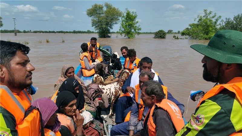 Pakistan: Rund vier Millionen Menschen von Fluten betroffen Extreme Wetterereignisse nehmen in dem südasiatischen Land zu.