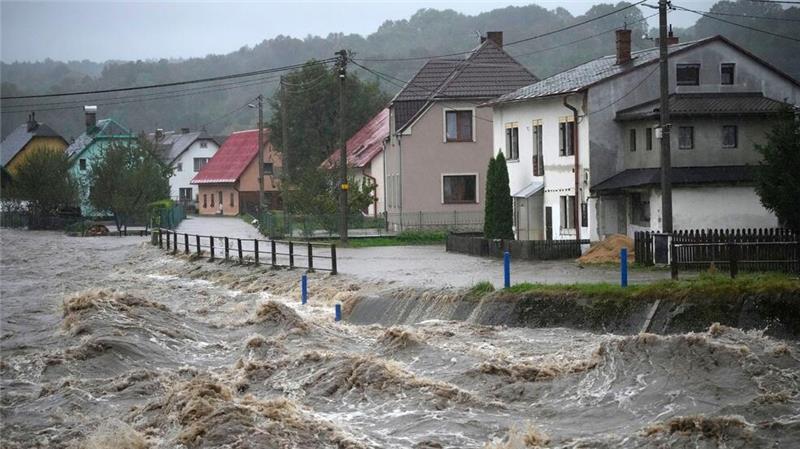 Höchste Alarmstufe beim Zustand des Weltklimas Extremwetter wie verheerende Regenfällen nehmen mit dem Klimawandel zu (Archivbild)