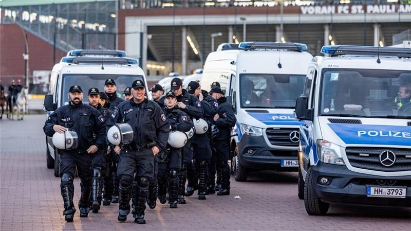 FC St. Pauli: „Nicht im Sinne einer Gleichbehandlung“ FC St. Pauli sieht viele offene Fragen nach dem Polizeikosten-Urteil.
