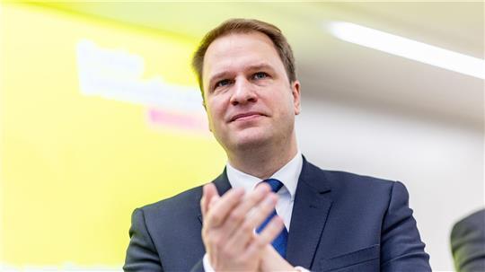 FDP-Landeschef Christopher Vogt räumt ein, dass seiner Partei der Bundestrend im Norden zu schaffen mache. (Archivbild)