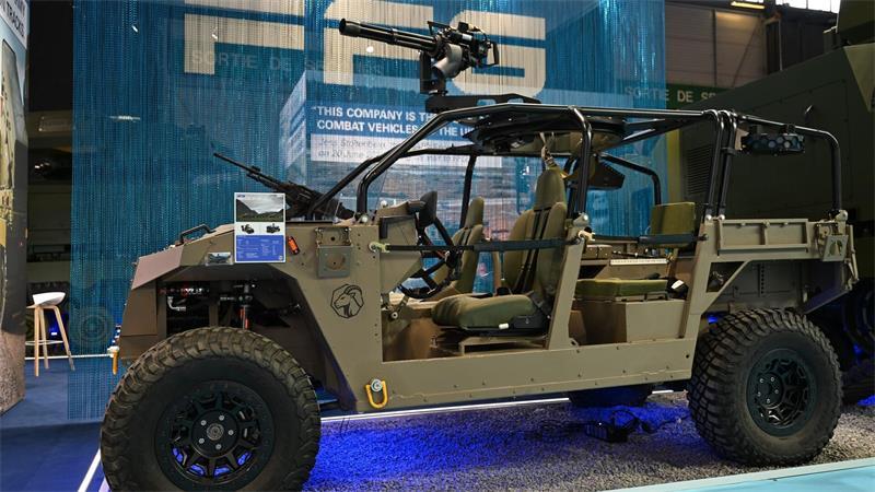 FFG-Messestand bei der Waffenmesse Eurosatory im Juni, hier ist ein Militärjeep zu sehen. (Archivbild)