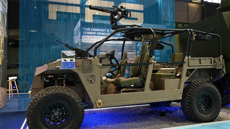 FFG-Messestand bei der Waffenmesse Eurosatory im Juni, hier ist ein Militärjeep zu sehen. (Archivbild)