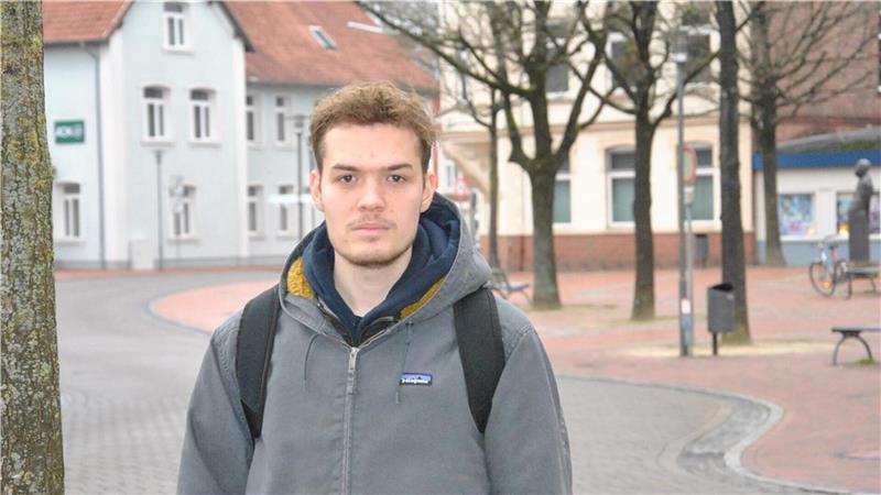 Flughafen lahmgelegt: Zevener Klimakleber verurteilt Fabian Beese ist am Montag in Köln verurteilt worden: Bewährung, Geldstrafe und Sozialstunden kommen auf den Zevener zu.