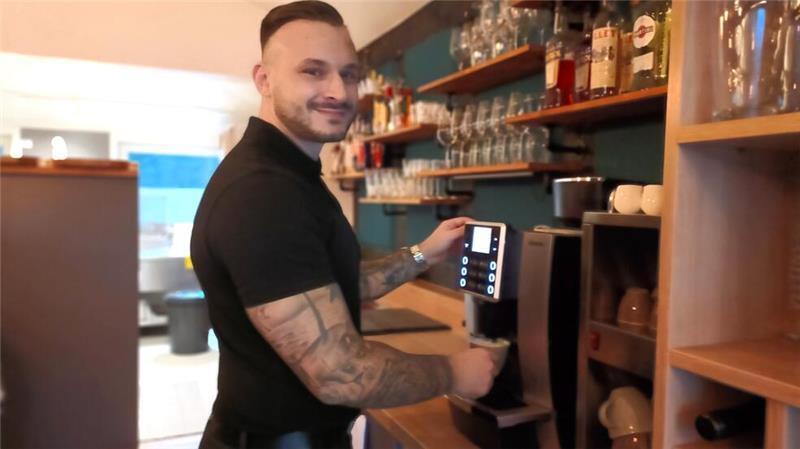 Osteria Il Mulino: Italienischer Wind für Deinster Mühle Fabian Biel hat natürlich auch Kaffeespezialitäten und Espresso im Programm.