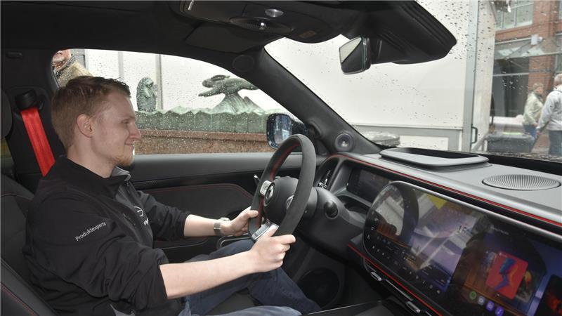 Fabian Koch präsentiert den Smart 5 Brabus.