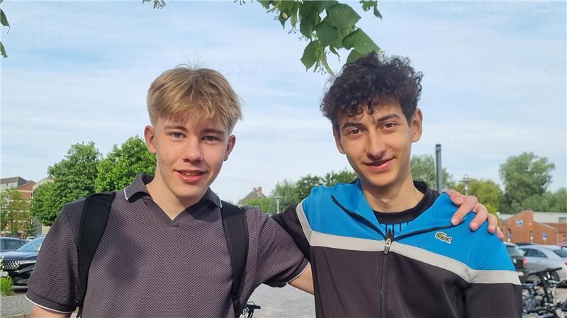 Erstwählerforum im Stadeum: So sehen Jugendliche die Kommunalpolitik Fabian und Hasaim von der IGS werden im September auf jeden Fall wählen.
