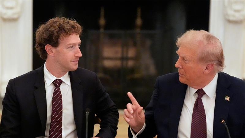 EU: Instagram und Facebook bergen zu große Suchtrisiken Facebook-Gründer Mark Zuckerberg rückte zuletzt öffentlich näher zum Trump-Lager. (Archivbild)