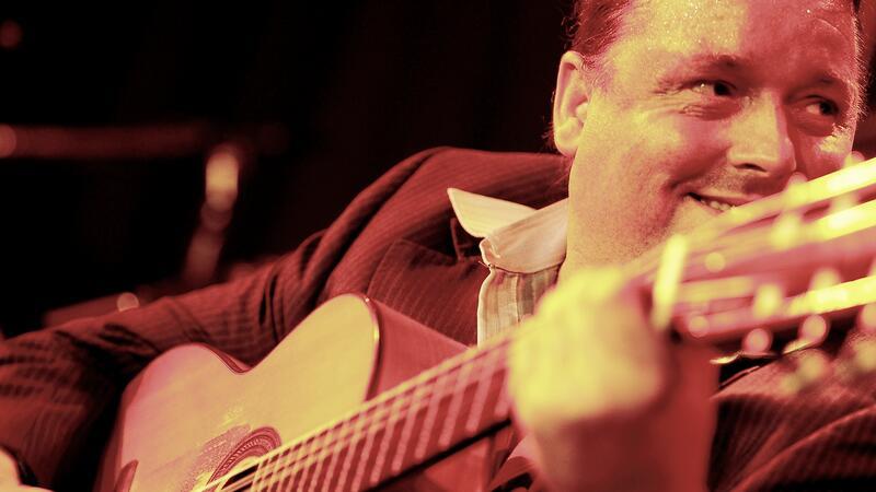 Fado mit Latin und Jazz und Tim Schikoré an der Gitarre.