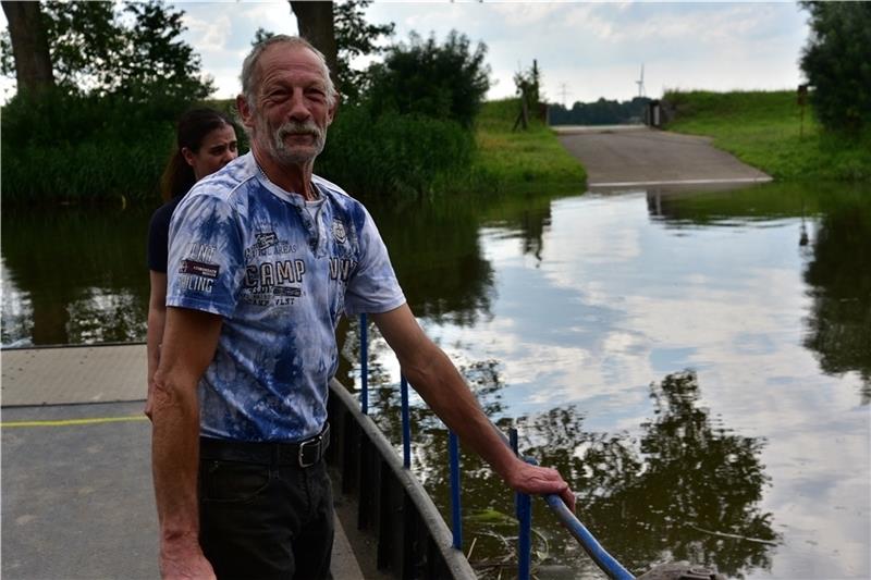 Fährmann Hans Genrich in Gräpel ist sich sicher: „Einen besseren Arbeitsplatz gibt es nicht.“