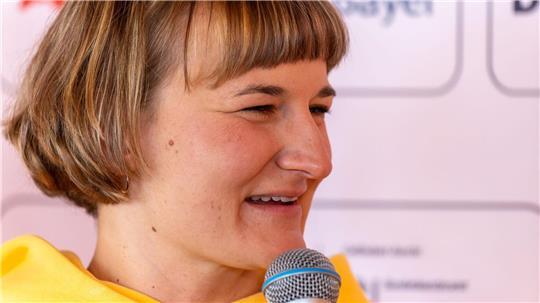 Fahnenträgerin 2.0: Anna-Lena Forster.