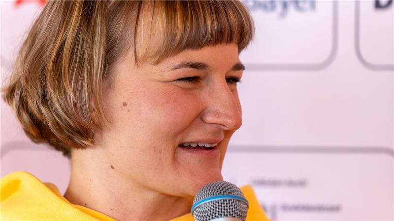 Fahnenträgerin 2.0: Anna-Lena Forster.