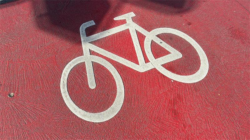 Fahrradstraße: So will Jork den Schulweg sicher machen Fahrrad-Piktogramm.