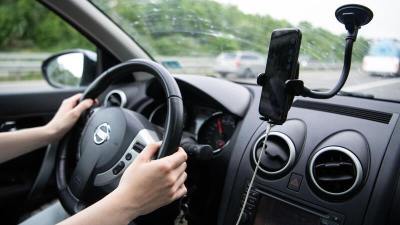Falsche Angaben zu Straßensperrungen auf Google Maps sorgen für Irritationen bei Autofahrern. (Symbolbild)