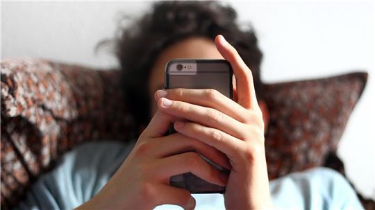 Falschinformationen sind für die große Mehrheit der Menschen in Deutschland zu einem alltäglichen Phänomen geworden. (Archivbild)