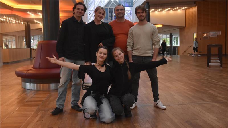 Kandidatin Emilia mit ihrer Familie. 