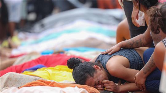 Lula: Organisiertes Verbrechen darf nicht Familien zerstören Familien trauern um ihre bei dem Einsatz getöteten Angehörigen.