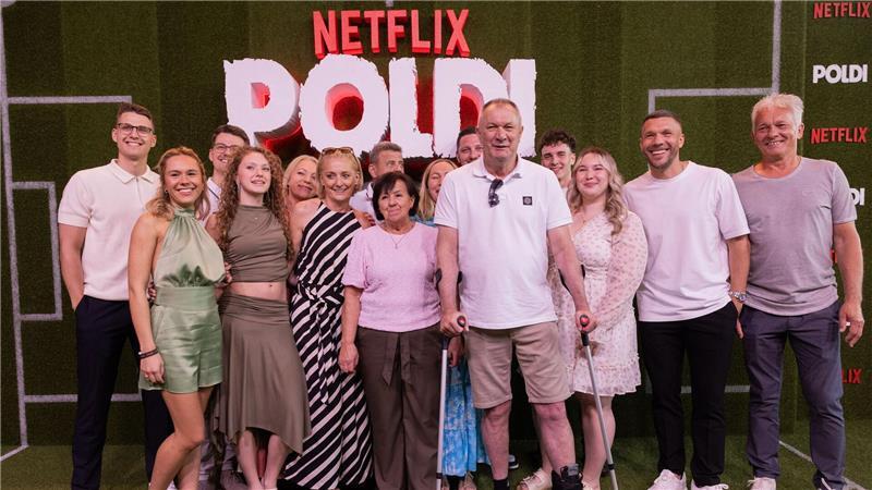 Familienmensch und Fußballer: die Podolskis bei der Premiere in Köln. (Archivbild)