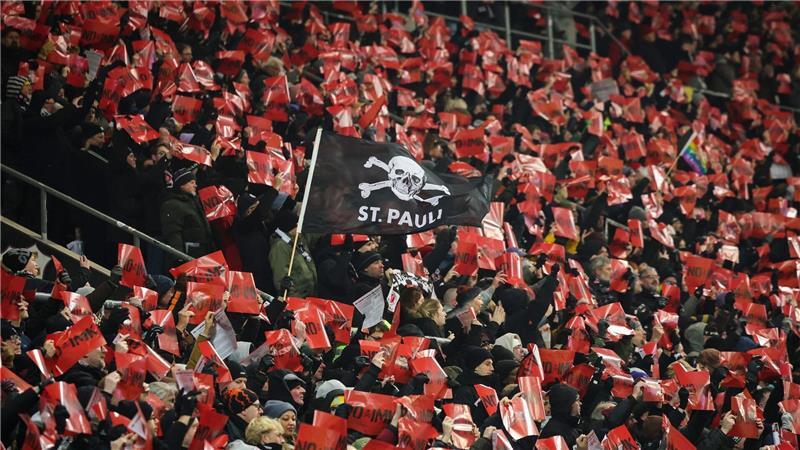 Fanproteste beim Spiel FC St. Pauli - 1. FC Union Berlin.