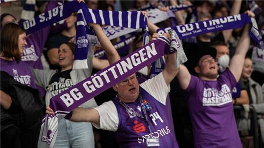 Fans der BG Göttingen. Die Basketballer haben den vorzeitigen Gruppensieg im Europe Cup verpasst.
