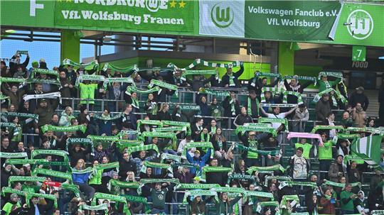 Fans der Wolfsburger Fußballerinnen.