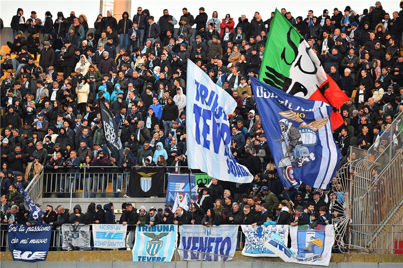 Fans von Lazio haben mit rassistischen und antisemitischen Ausfällen für Aufsehen und Empörung gesorgt. Foto: Giovanni Evangelista/LaPresse via ZUMA Press/dpa