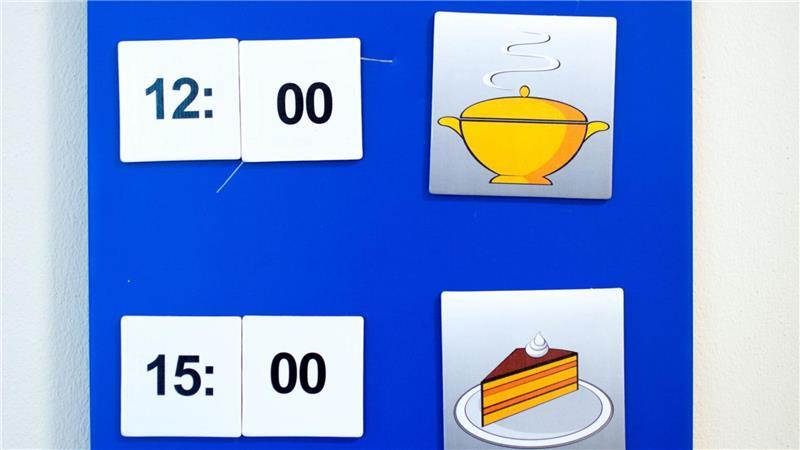 Alzheimer bei Down-Syndrom: Früher Beginn, wenig Hilfe Farben und Symbole helfen Demenzerkrankten bei der Orientierung - auch im Tagesablauf. (Symbolbild)