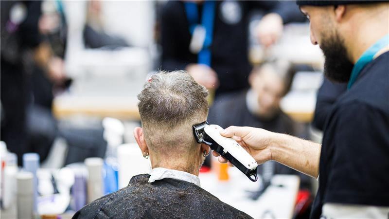 Fast 100 Friseurinnen und Friseure waren stundenlang im Einsatz.