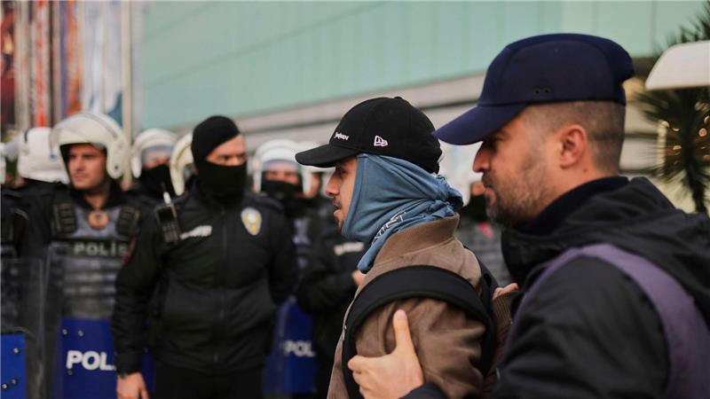 Menschenrechtler prangern Polizeigewalt in Türkei an Fast 1.900 Menschen wurden laut Regierungsangaben seit Beginn der Proteste festgenommen.