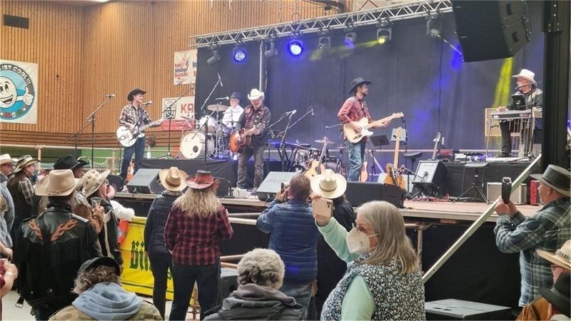 Fast 500 Fans feierten Truck Stop in Drochtersen.