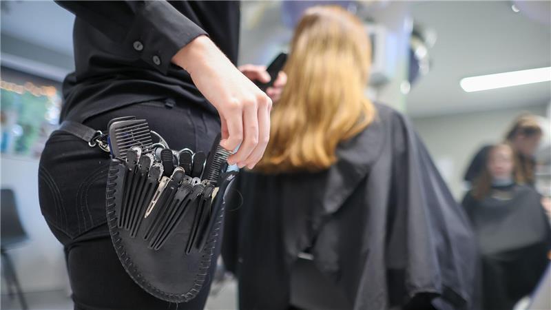 Fast 5.500 Jugendliche haben im vergangenen Jahr eine Ausbildung im Handwerk begonnen. (Symbolbild)