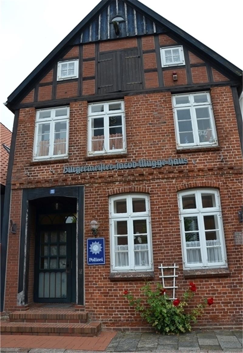 Heinz Hagedorn ist der Dorfsheriff von Freiburg Fast filmreif: die urige kleine Polizeistation im Zentrum von Freiburg.