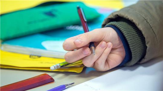 Fast jeder zehnte Absolvent in Niedersachsen verlässt die Schule ohne regulären Abschluss. (Symbolbild)