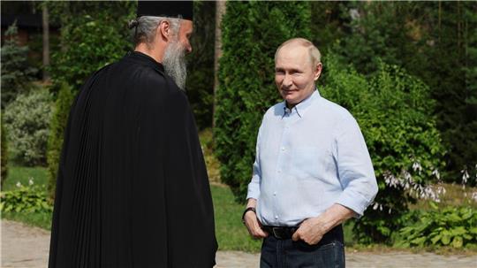 Fast jedes Jahr besucht Putin Kremlchef Putin das orthodoxe Kloster auf der nordrussischen Insel Walaam. 