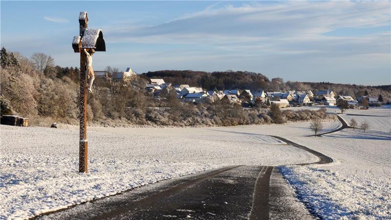 Fast schon ein Winterwunderland? Schnee am Morgen auf der Schwäbischen Alb.