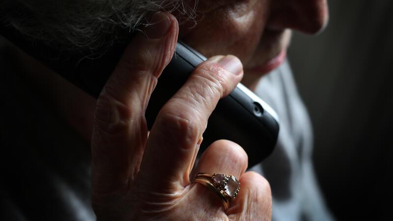 Neue Masche: Ortsbürgermeisterin geht Betrügerin um ein Haar auf den Leim Fast wäre die Ortbürgermeisterin aus dem Stader Nachbarkreis auf einen Telefonbetrug hereingefallen.