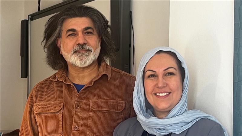 Fatemeh Asakereh (rechts) und ihr Mann Karim Bazyar in den Räumen der Sprachschule Aktiv in Stade.