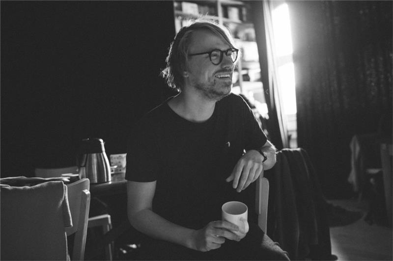 Helge Schmidt: „Um Cum-Ex zu verstehen, muss man nur eine Sache begreifen“ Faustpreis: Helge Schmidt wurde für das Stück ausgezeichnet. Foto: Ivo Mayr/ Correctiv