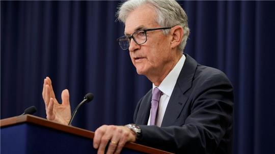 Fed-Chef Powell erklärt die Zinsentscheidung. 