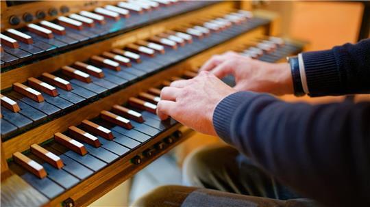 Fehlender Kirchenmusiker-Nachwuchs ist laut Verband evangelischer Kirchenmusikerinnen und Kirchenmusiker in Deutschland (VeM) ein bekanntes Problem bei den Kirchen in ganz Deutschland. (Symbolbild)