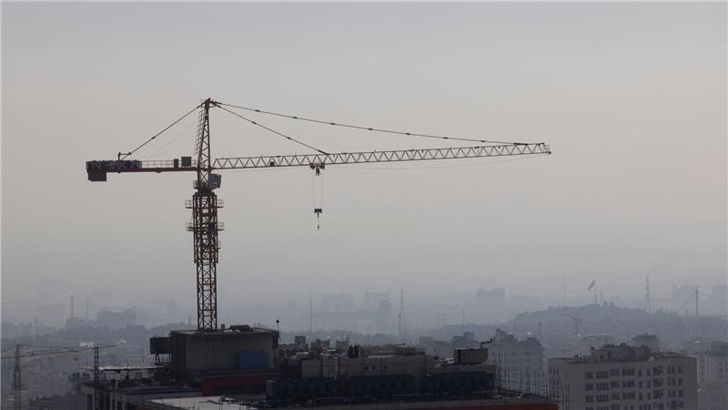 Fehlender Wind sorgt dafür, dass sich die Schadstoffe am Fuß der Berge stauen.