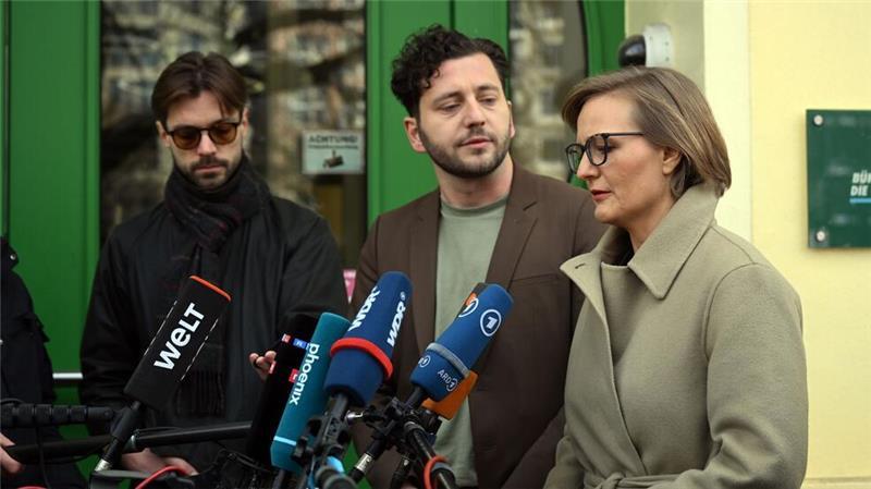 Habeck zieht sich aus der ersten Reihe der Grünen zurück Felix Banaszak und Franziska Brantner wollen Co-Parteivorsitzende der Grünen bleiben.