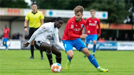 Felix Niebergall kam von der U23 von Holstein Kiel nach Kehdingen und spielte zwei Saisons für D/A. Nun empfängt er mit Kilia Kiel seinen Ex-Verein.