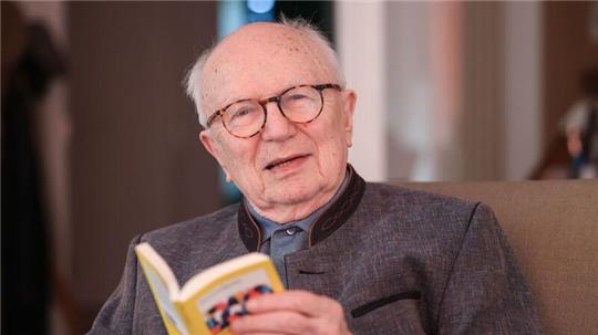 Fernsehjournalist Friedrich Nowottny wird 95 Jahre alt - und sorgt sich um die Zukunft.