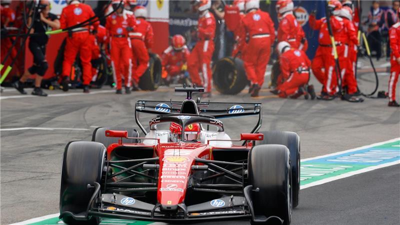 Ferrari-Pilot Charles Leclerc hofft auf viele Updates.