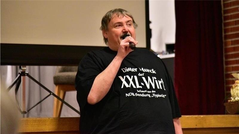 Großer Ü50-Silvesterball mit DJ Hendrik Treuse und dem XXL-Wirt Festhallenwirt Dieter Murck.